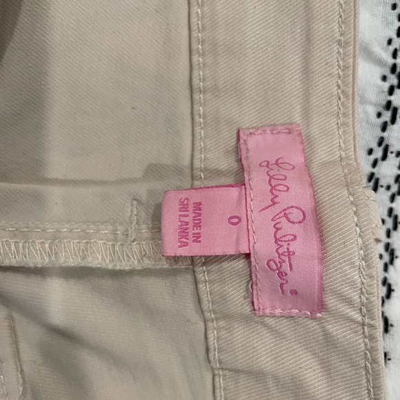 Lilly Pulitzer shorts. Cream color. Size 0 - Picture 5 of 6